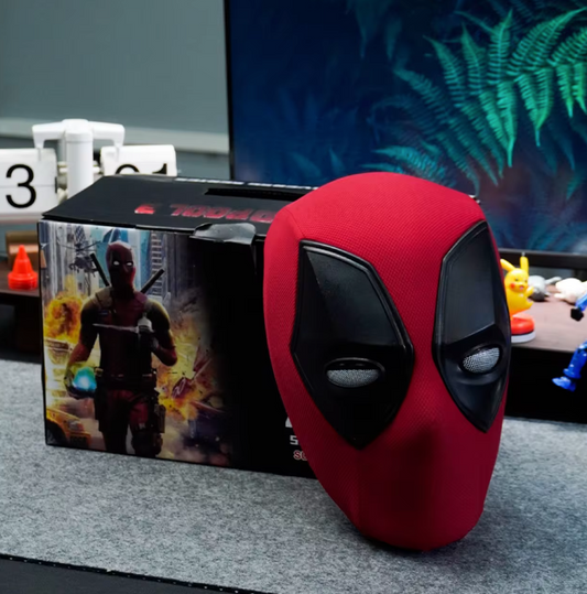 Deadpoolface™  Blinking Deadpool mask